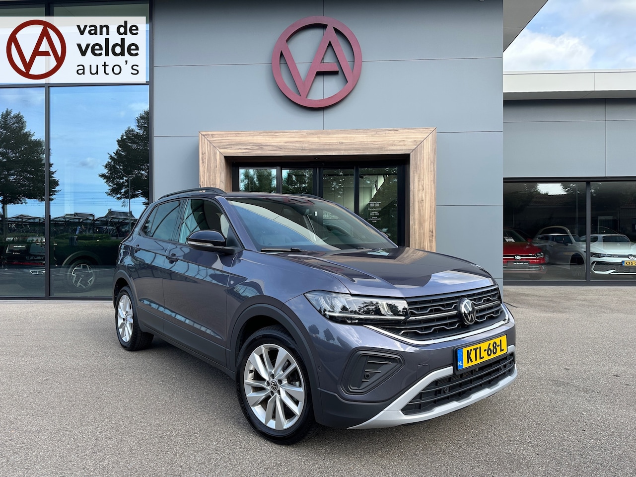 Volkswagen T-Cross - 1.0 TSI 116pk DSG Goal | Dode hoek | Trekhaak | Stoelverwarming | Navi | 4-seizoenen bande - AutoWereld.nl