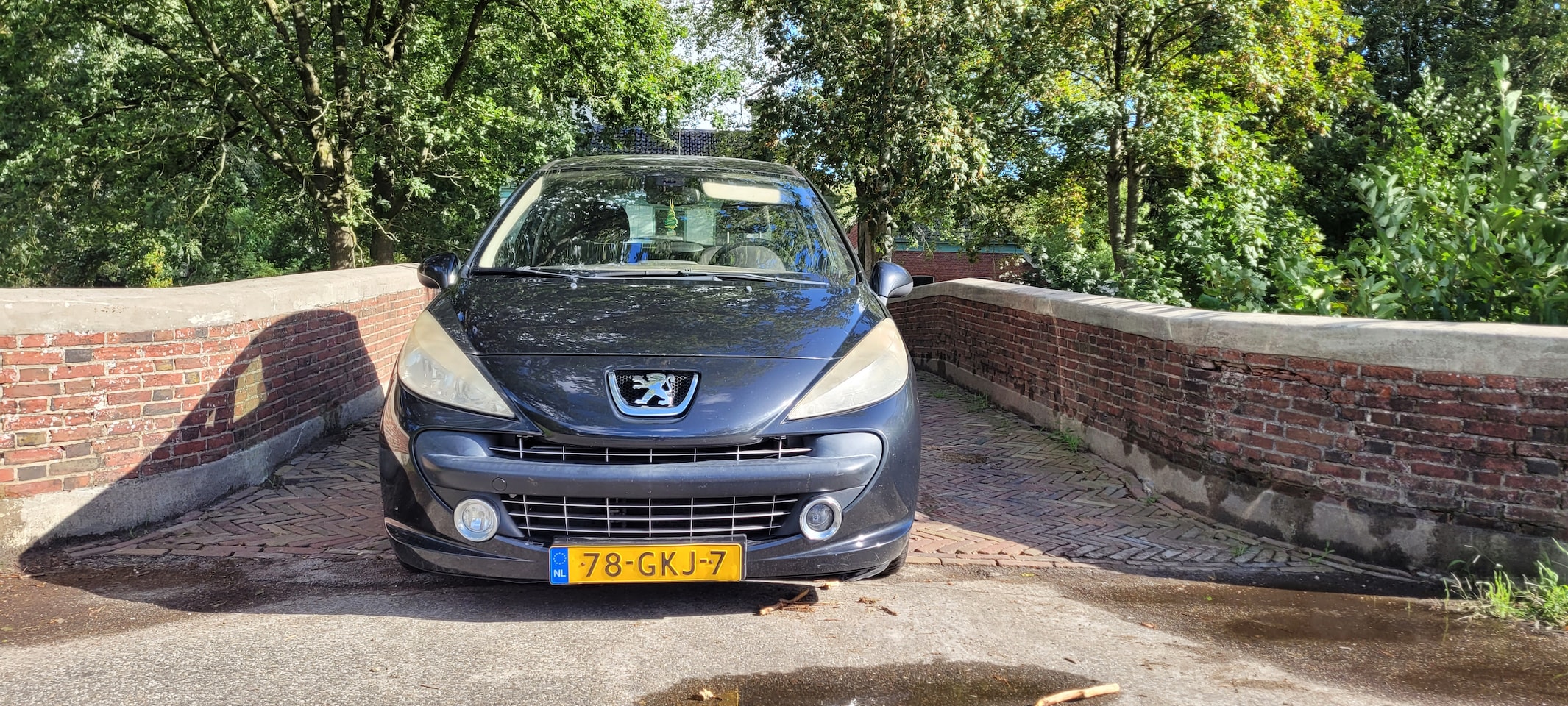 Peugeot 207 - 1.6 VTi XS Pack Peugeot 207 1.6 VTi XS Pack-nw apk-2008-nu € 1099,=alle inruil-veel koopjes op voorraad! - AutoWereld.nl