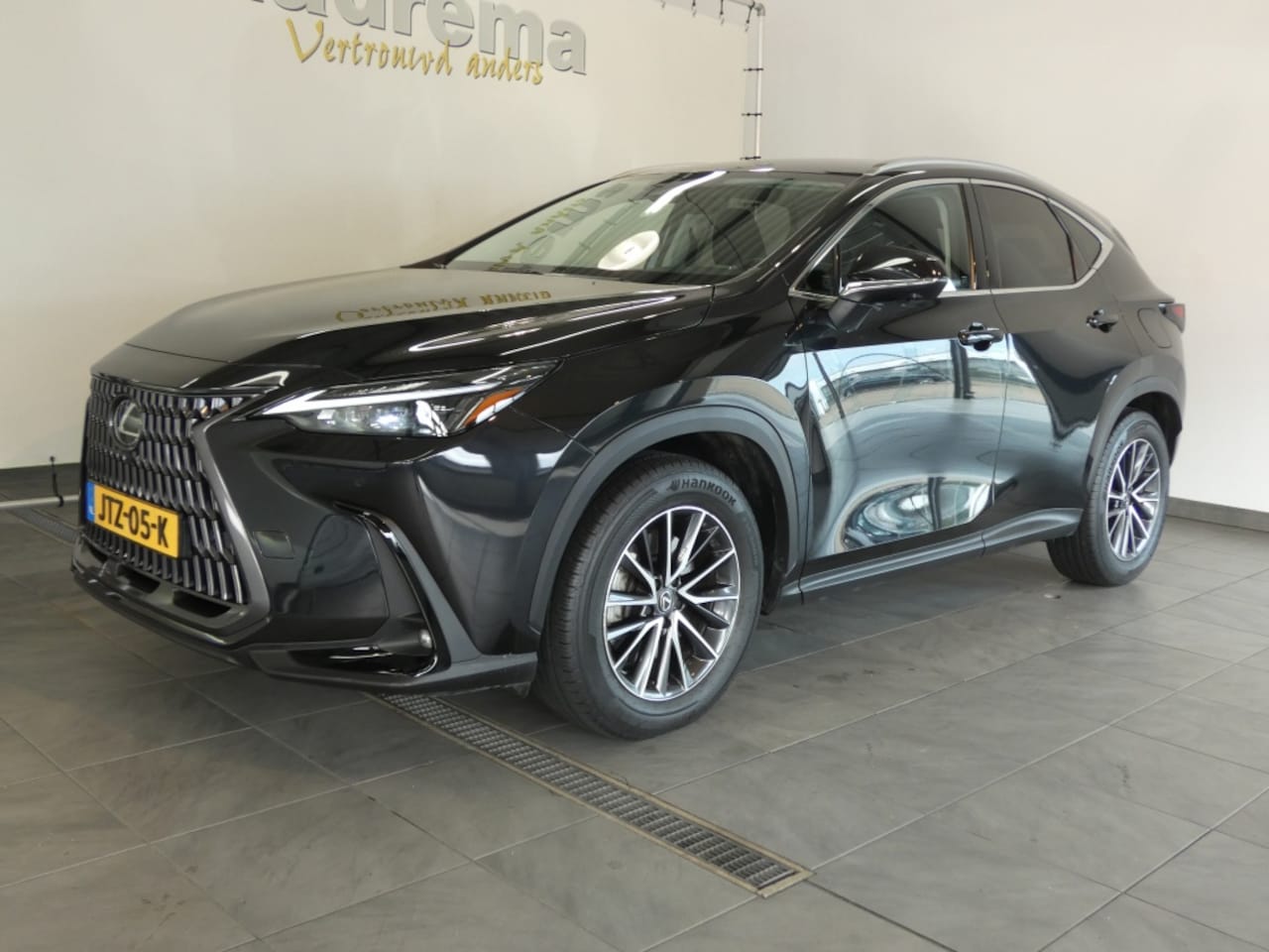 Lexus NX - 450h+ AWD Lux. Line 360 camera Leder Apple/Android car play - AutoWereld.nl