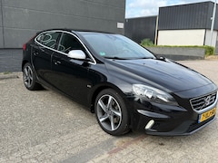 Volvo V40 - 1.6 T3 R-Design