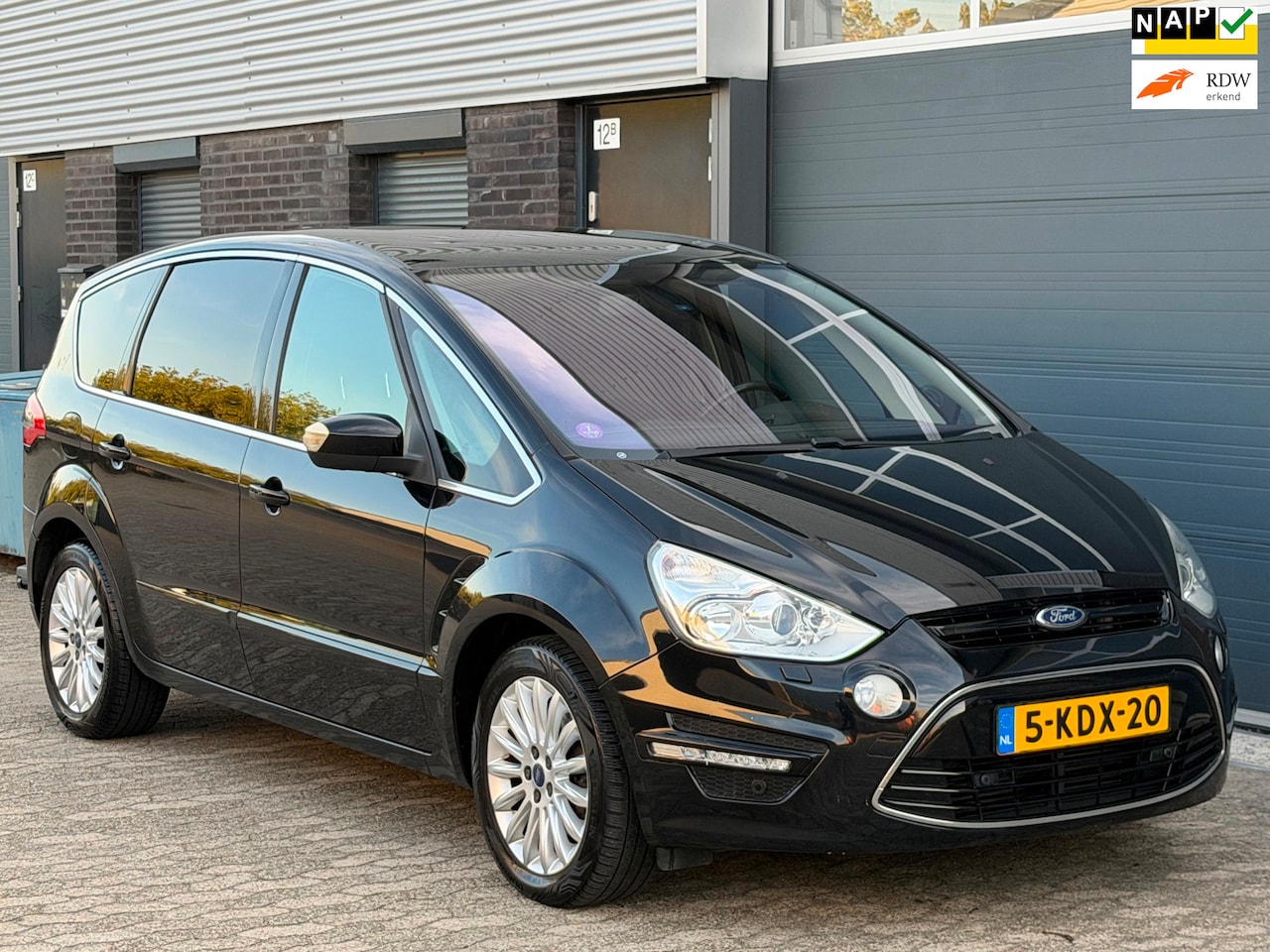 Ford S-Max - 1.6 EcoBoost Titanium PANO XENON TREKHAAK NAVI CLIMA CRUISE PDC - AutoWereld.nl