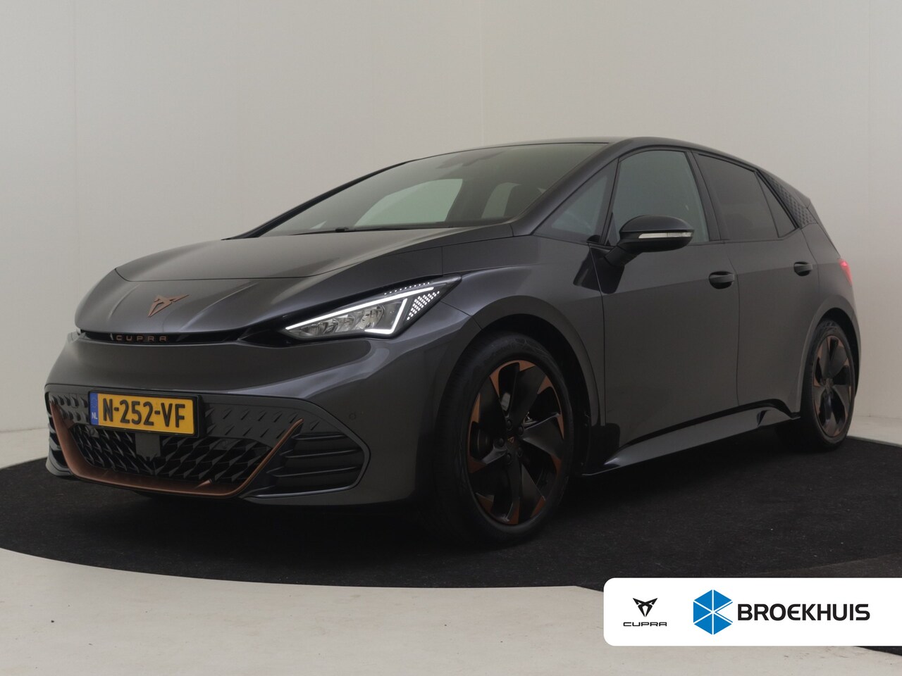 CUPRA Born - Adrenaline One 62 kWh l Achteruitrijcamera | App connect | Stoel en Stuurverwarming  l Nav - AutoWereld.nl