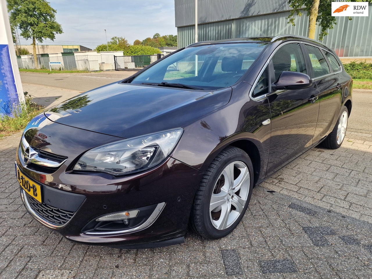 Opel Astra Sports Tourer - 1.7 CDTi Cosmo 1.7 CDTi Cosmo, Apk, Nap, Zeer goed rijdend, Inruil mogelijk. - AutoWereld.nl