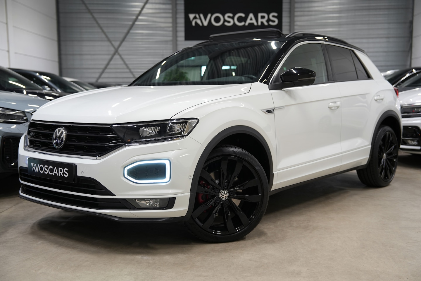 Volkswagen T-Roc - 1.5 TSI 3x R-Line * Trekhaak - Pano - Virtual - Keyless - Beats - Camera - LED - App * - AutoWereld.nl