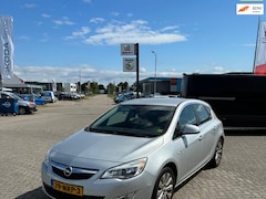 Opel Astra - 1.4 Turbo Cosmo
