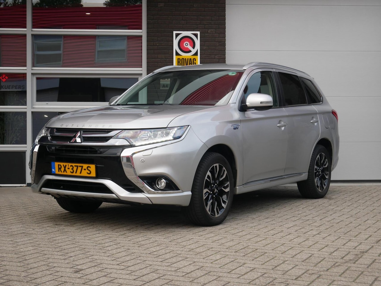 Mitsubishi Outlander - 2.0 PHEV Premium Trekhaak| Camera| NAP - AutoWereld.nl
