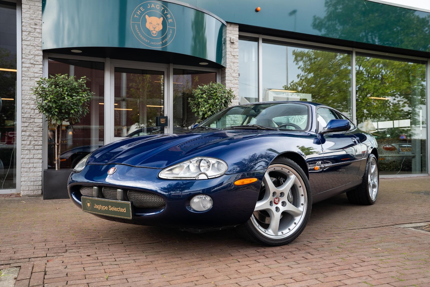 Jaguar XKR - 4.0 V8 Coupé 4.0 V8 Coupé - AutoWereld.nl