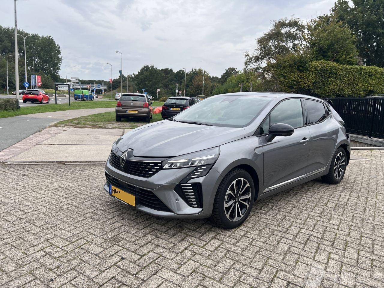 Renault Clio - 1.6 E-Tech Full Hybrid 145 techno | 11.788 km!! - AutoWereld.nl