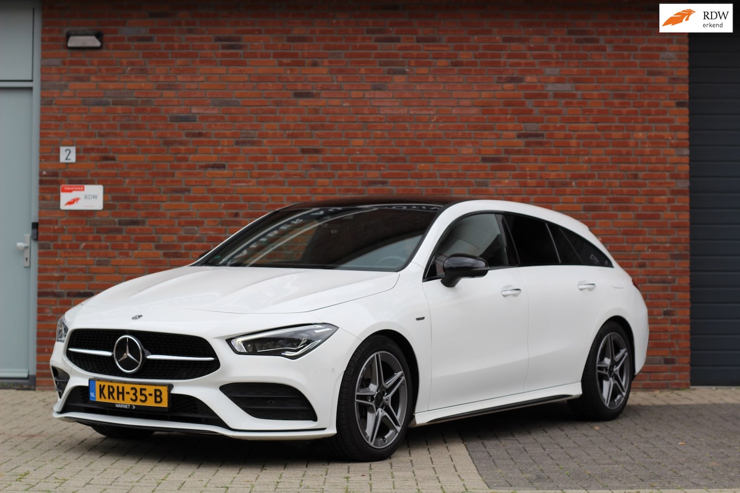 Mercedes-Benz CLA-klasse Shooting Brake - 250 AMG | Vol Opties - AutoWereld.nl