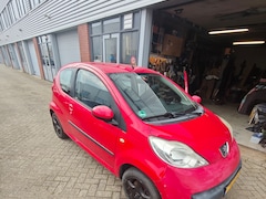 Peugeot 107 - 1.0-12V XR
