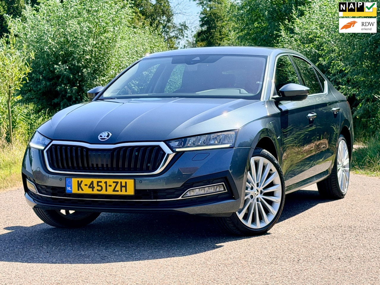 Skoda Octavia - 1.4 TSI iV PHEV Business Edition Plus / Airco Koud / Navi / Camera / Luxe Leder / Elektris - AutoWereld.nl