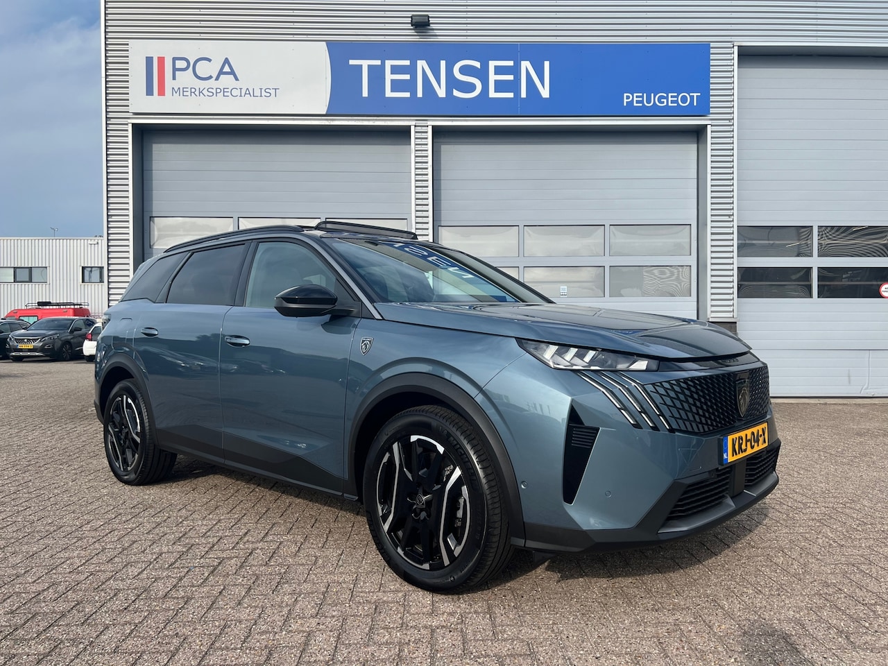 Peugeot 5008 - 1.6 Plug-in Hybrid 195 GT 7p | Panoramadak | Navigatie | Electrische achterklep | Keyless - AutoWereld.nl