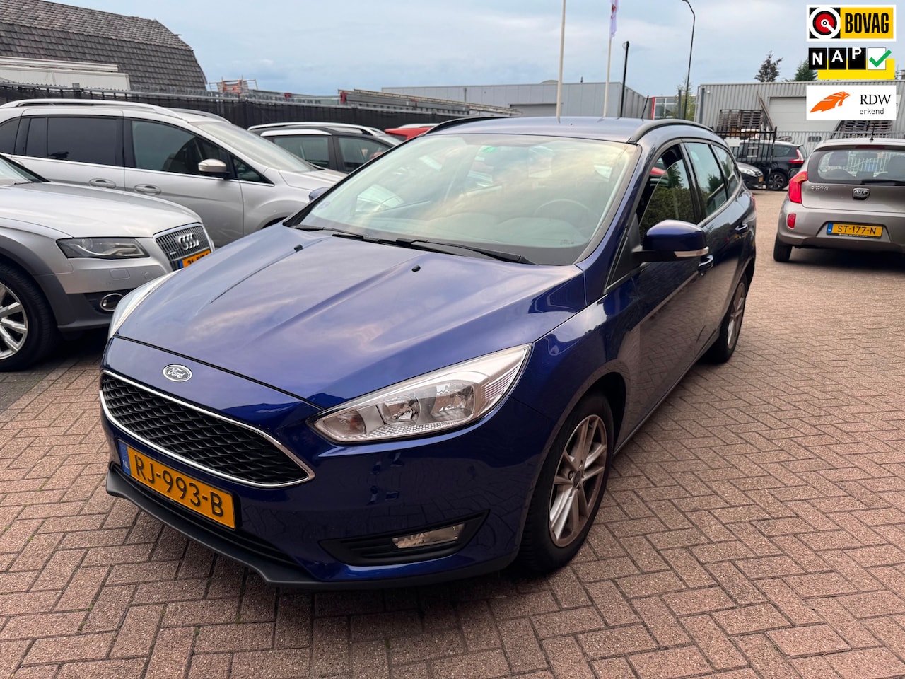 Ford Focus Wagon - 1.0 Lease Edition Airco, Navigatie, Pdc - AutoWereld.nl