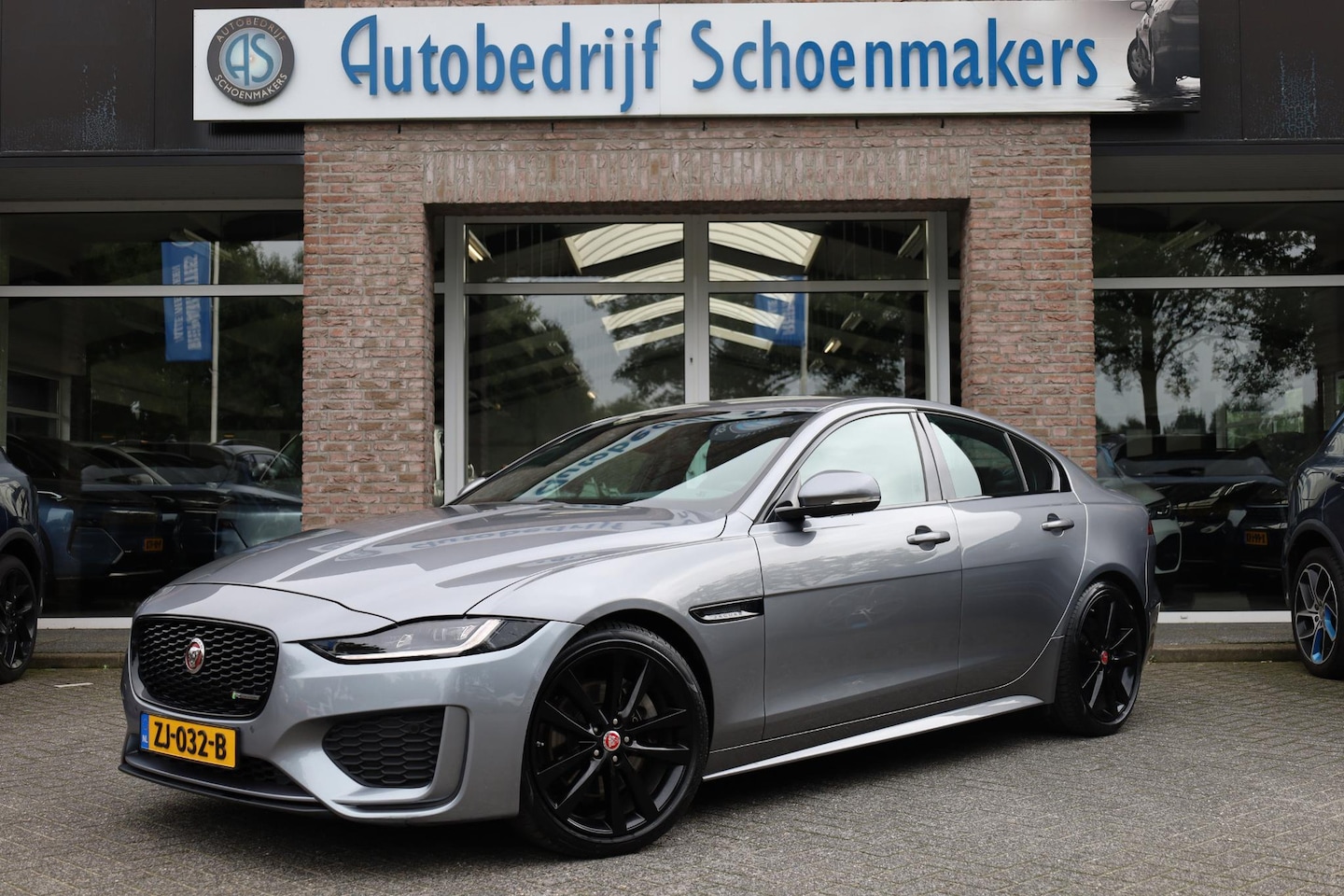 Jaguar XE - 2.0 P250 HSE R-Dynamic STOELVERW. MEMORY CAMERA CARPLAY DAB NAVI CRUISE CLIMA 2XPDC 19''LM - AutoWereld.nl