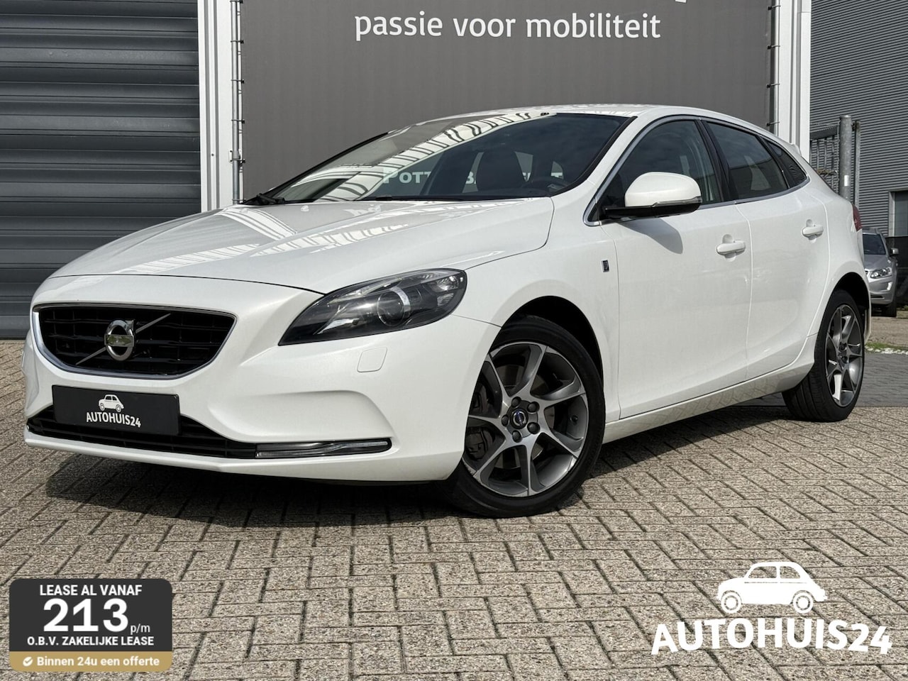 Volvo V40 - 1.5 T3 Ocean Race AUTOMAAT XENON|NAVI|LEDER|17" - AutoWereld.nl