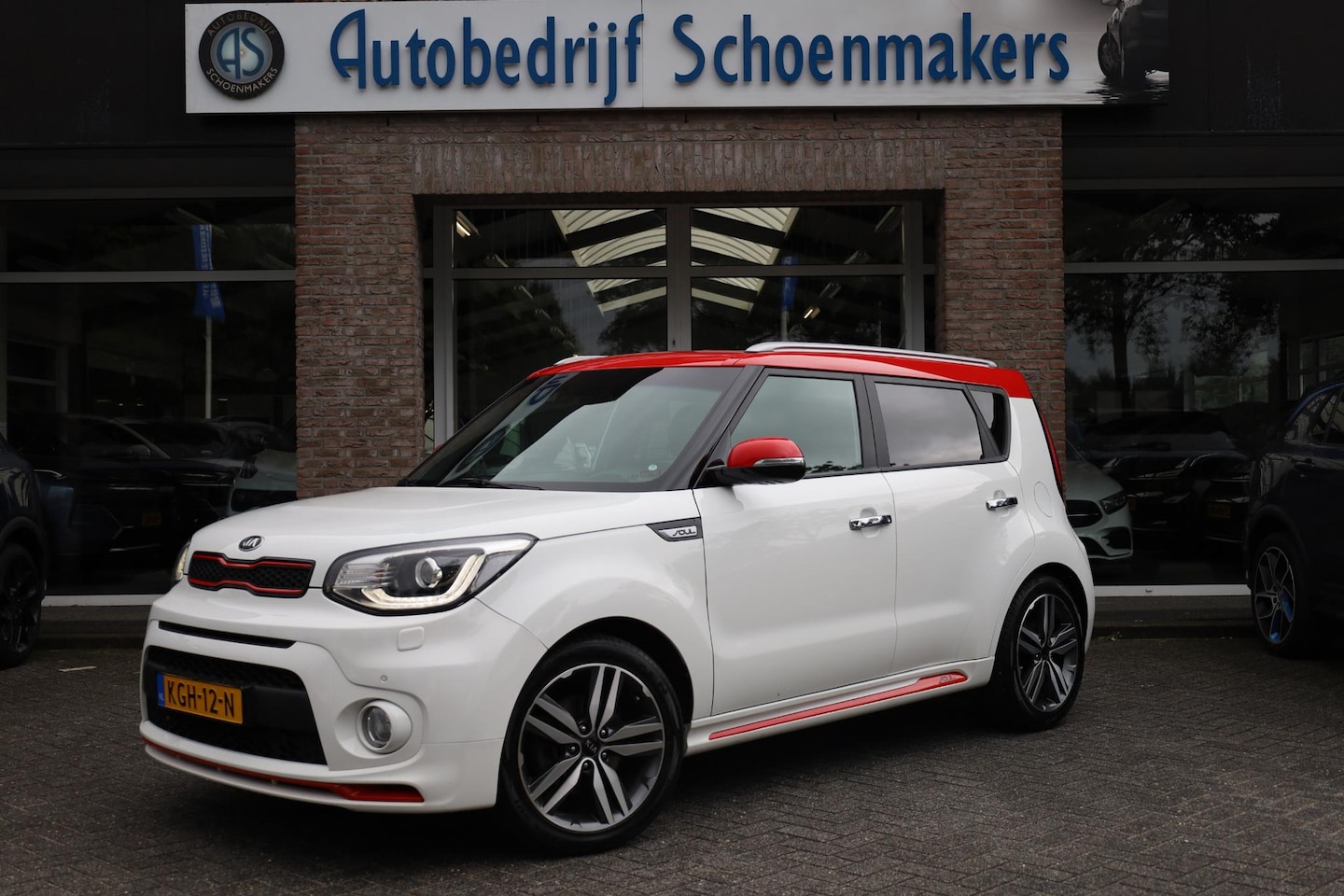 Kia Soul - 1.6 GDI Iconic² LEER 4XSTOEL/STUURVERWARMING STOELVENTILATIE CAMERA CARPLAY JBL-SOUND LANE - AutoWereld.nl