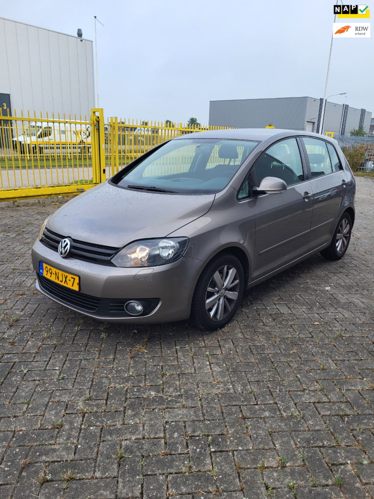 Volkswagen Golf Plus - 1.2 TSI Tour RIJDTSUPER/AIRCO/6BAK/APK - AutoWereld.nl