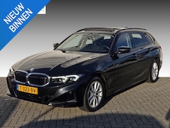 BMW 3-serie Touring - 318i NL-AUTO | PANODAK | PDC | Curved Display