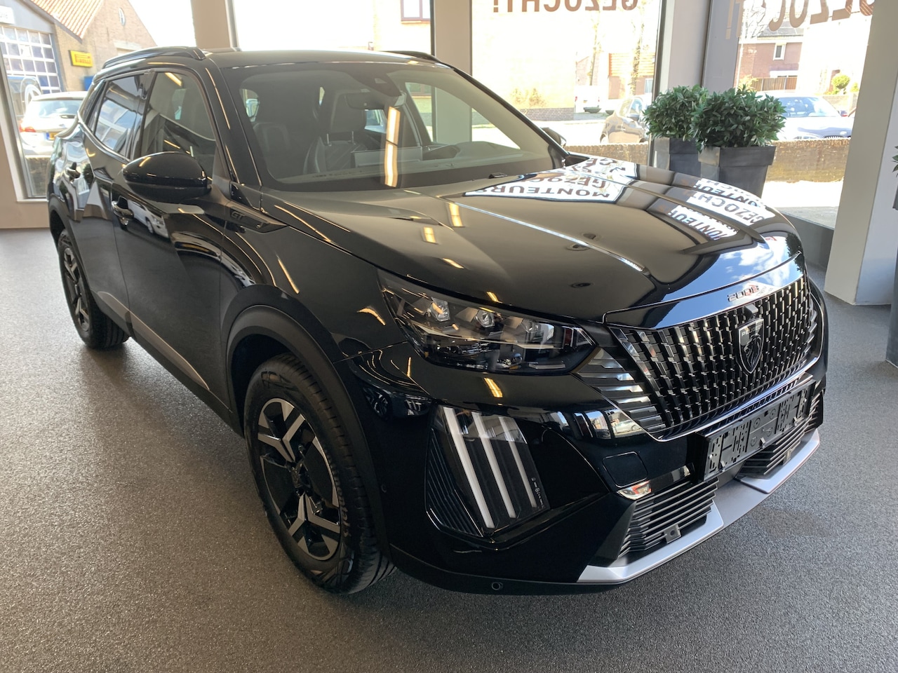 Peugeot 2008 - 1.2 PureTech 130 GT Automaat Alacantara Pakket-Camera Pakket-Telefoonlader - AutoWereld.nl