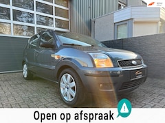 Ford Fusion - 1.6-16V Luxury