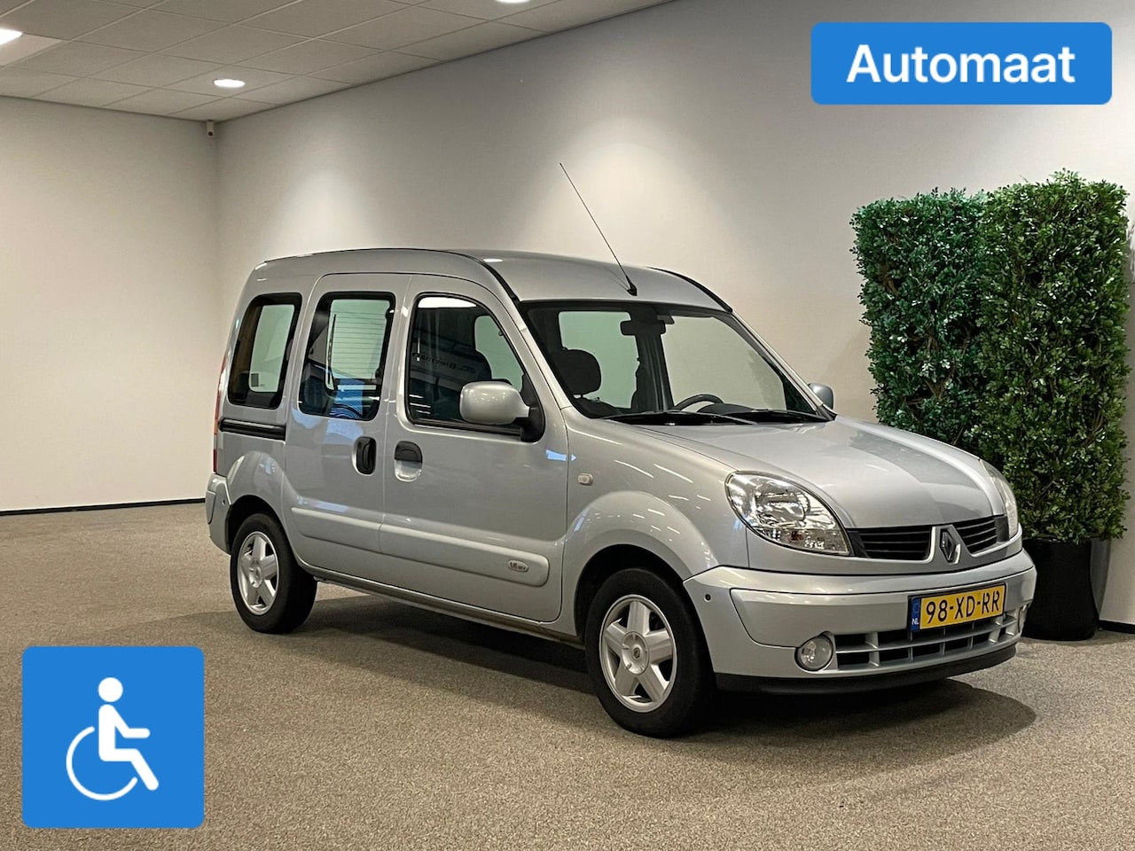 Renault Kangoo - Rolstoelauto Automaat (airco) 3+1 rolstoel geschikt - AutoWereld.nl