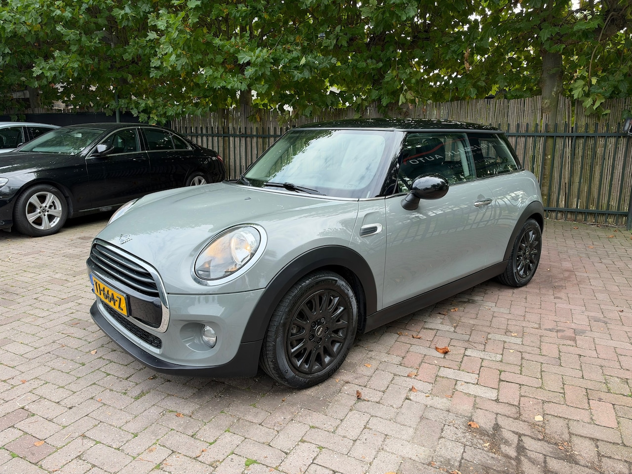 MINI 3-Deurs - 1.5 Cooper Automaat|Airco|Cruise|Navi|Nieuwe APK| - AutoWereld.nl
