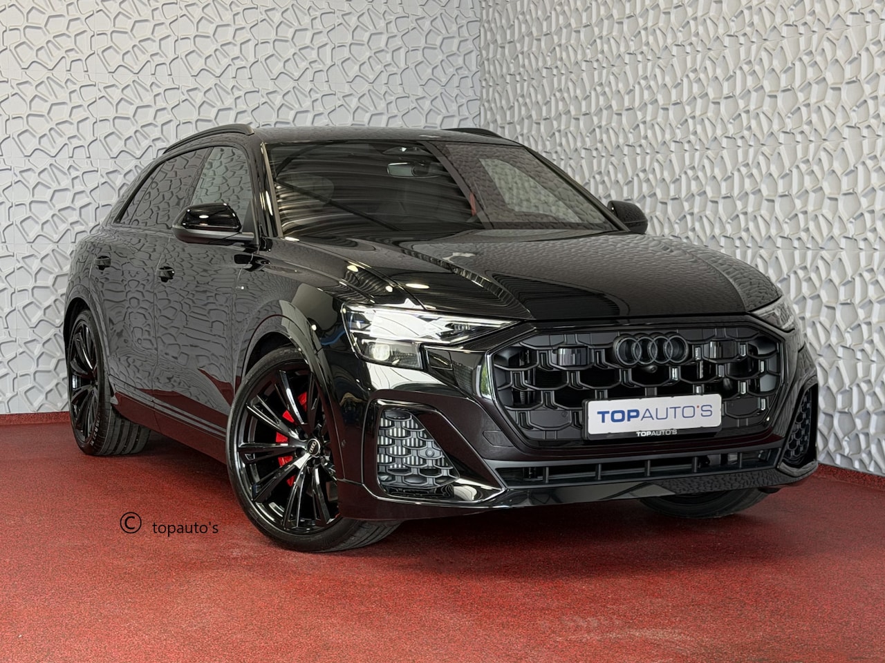 Audi Q8 - 60 TFSI E COMPETITION LUCHTVERING SOFT.CLOSE 23''LMV B&O ACHTERAS.BST VALCONA LEER TREKHAA - AutoWereld.nl