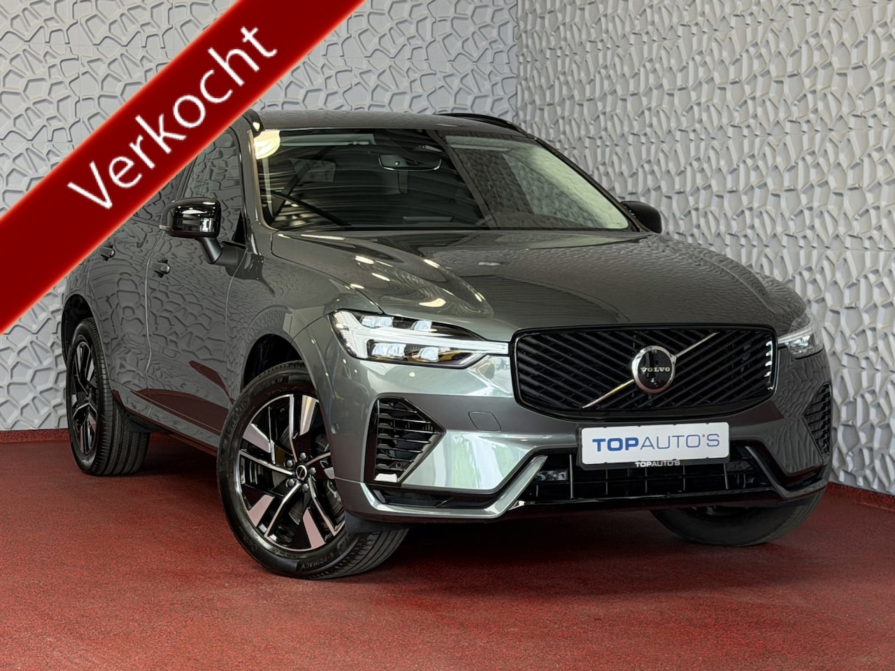 Volvo XC60 - 2.0 T8 455PK AWD PLUS DARK NIEUWE AUTO HARMAN KARDON 360.CAM STOEL/STUUR VERW LEER - AutoWereld.nl
