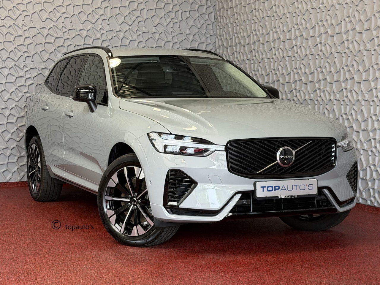 Volvo XC60 - 2.0 T8 455PK AWD PLUS DARK NIEUWE AUTO HARMAN KARDON 360.CAM STOEL/STUUR VERW LEER vapour - AutoWereld.nl