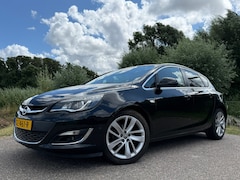 Opel Astra - 1.4 Turbo Sport + | Camera | Leder | 18" Velgen | Navi | Stoelverwarming | Clima | 6 Versn