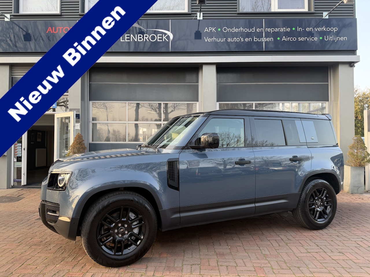 Land Rover Defender 110 - 3.0 P400 110 X-Dynamic S 5 Persoons Luchtvering Trekhaak LED Camera Urban 19'' - AutoWereld.nl