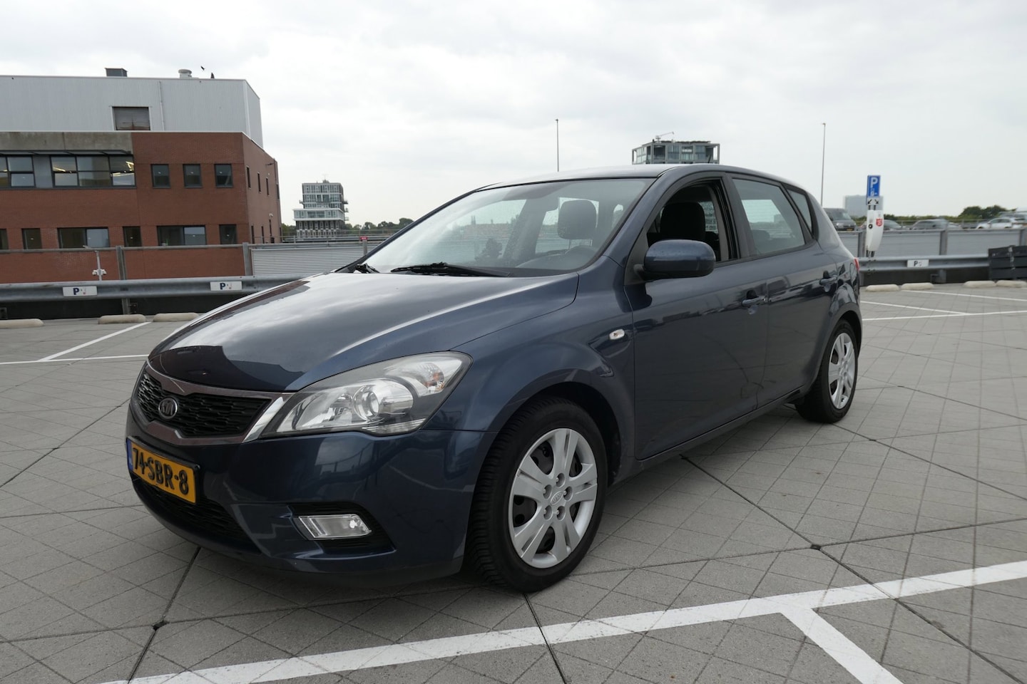 Kia Cee'd - 1.4 CVVT X-ecutive Apk/Nap/Airco/Cruise/Cd/Trekhaak - AutoWereld.nl