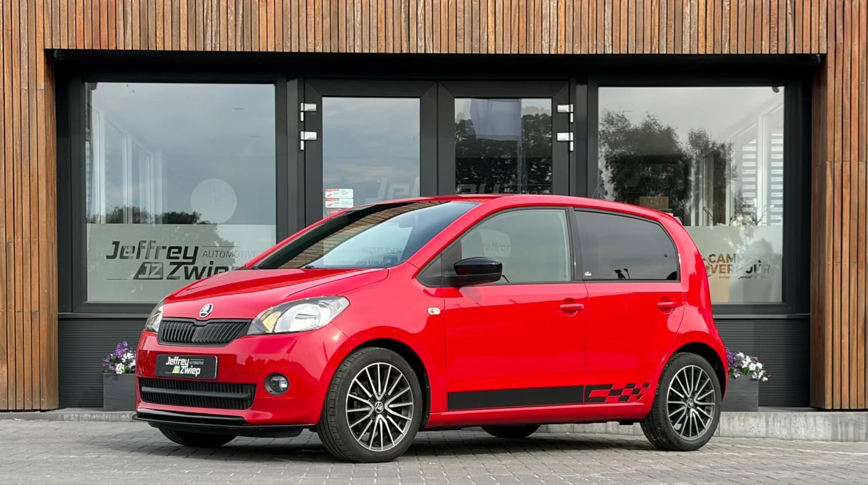 Skoda Citigo - 1.0 Greentech Monte Carlo stoelverwarming. parkeer sensor. lichtmetaal. - AutoWereld.nl