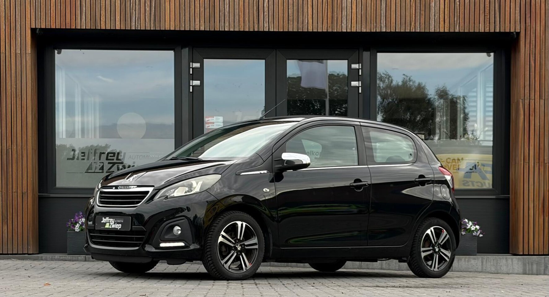 Peugeot 108 - 1.0 e-VTi Active TOP! open dak. lichtmetaal. stuurwielbediening. - AutoWereld.nl
