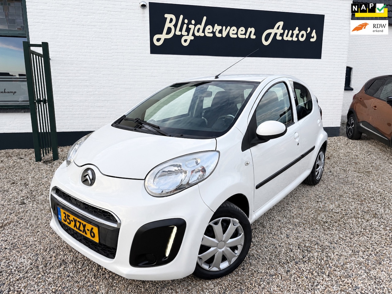 Citroën C1 - 1.0 Collection 5Deurs | Airco | Nieuwe APK 09-2027 | LED | CarPlay - AutoWereld.nl
