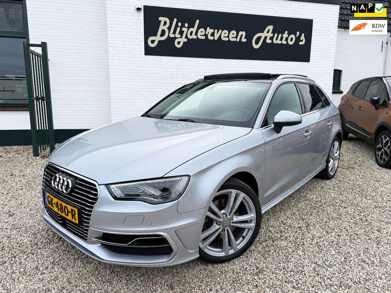 Audi A3 Sportback - 1.4 e-tron PHEV S-Line Ambition Pro Line plus Pano | Org. NL | PDC | Cruise | Navi - AutoWereld.nl