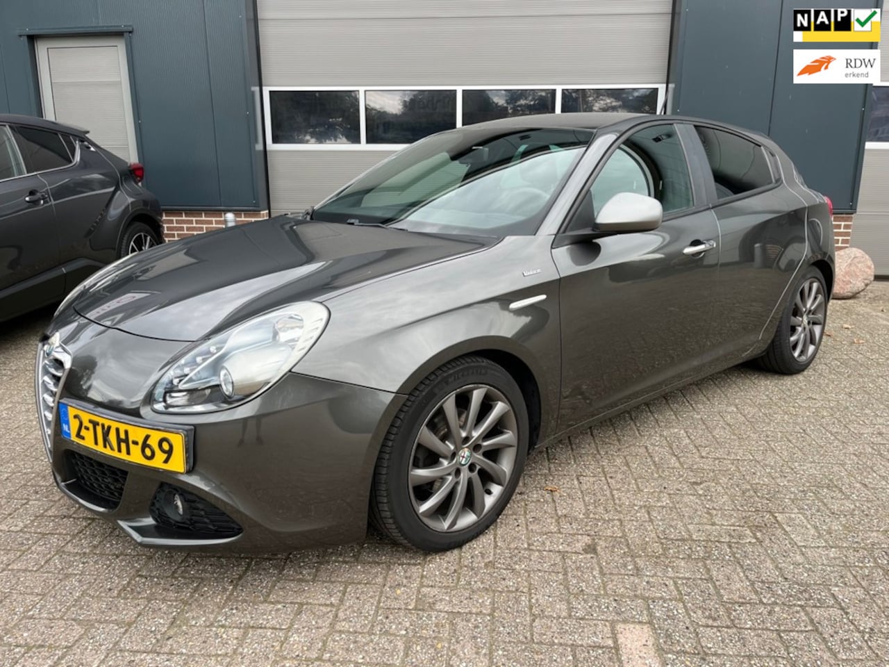 Alfa Romeo Giulietta - 1.4 T Veloce-Trekhaak-Cruisecontrol-Clima-NAP! - AutoWereld.nl
