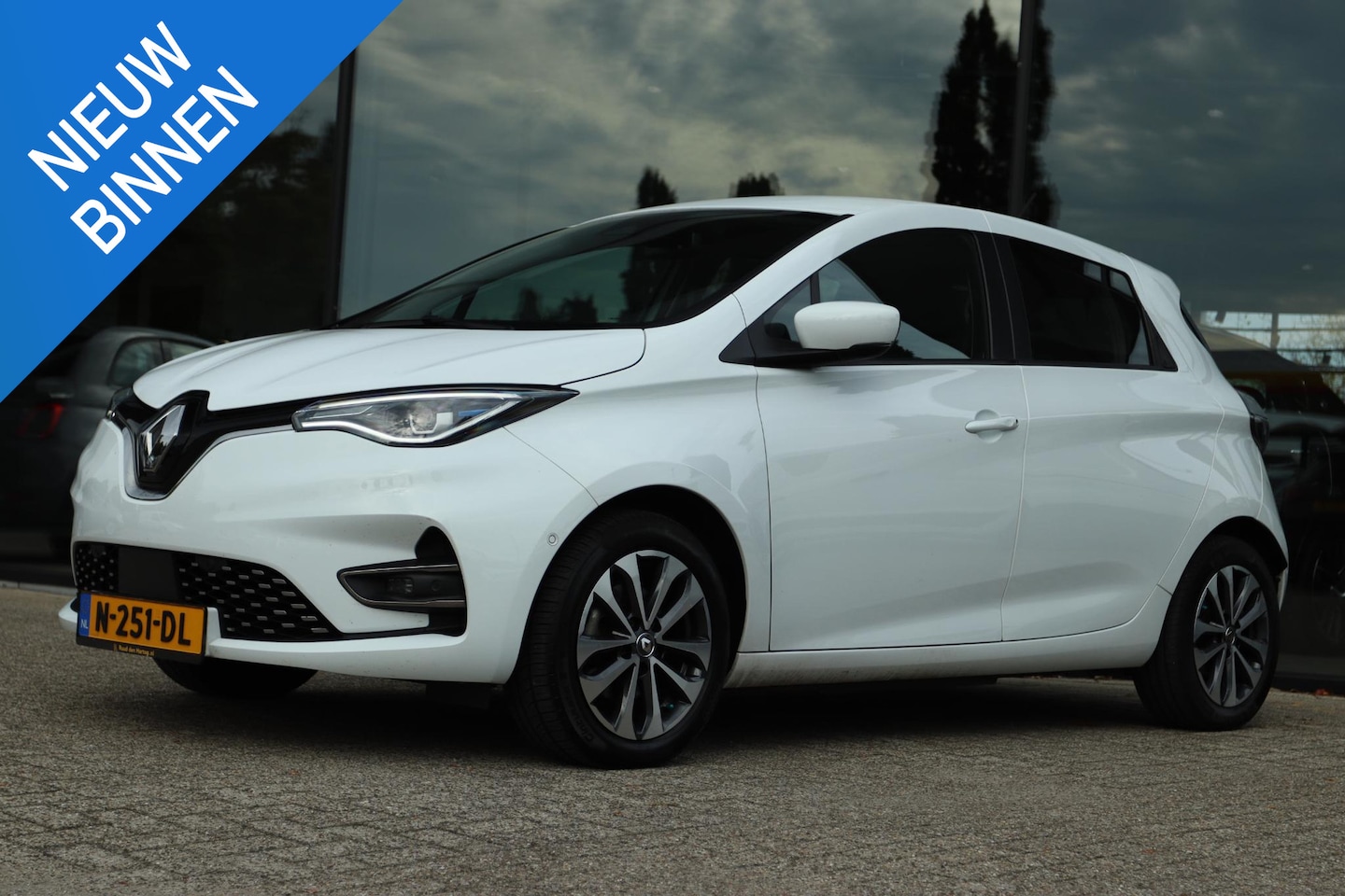 Renault Zoe - R135 INTENS 52 KWH SOH 92.6% | KOOPACCU | CARPLAY | CAMERA | PDC | STOEL. & STUURVERW. - AutoWereld.nl