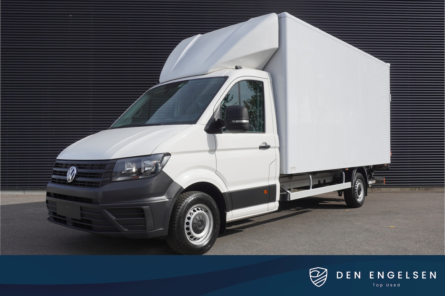 Volkswagen Crafter - 140pk Automaat Bakwagen Laadklep zijdeur Apple Carplay Airco Cruise control - AutoWereld.nl