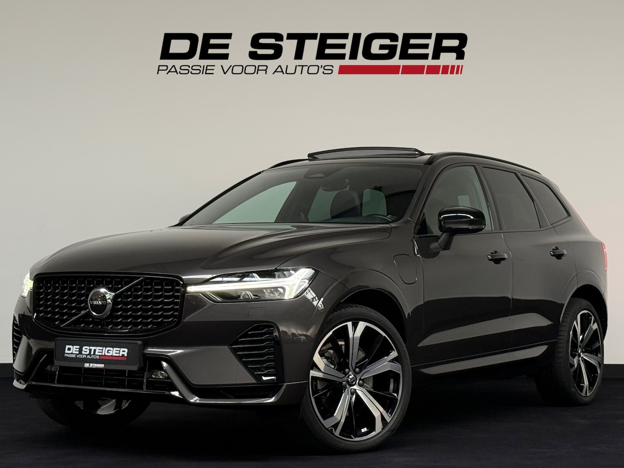 Volvo XC60 - 2.0 T6 Plug-in hybrid AWD Ultimate Dark Pano Harman Kardon - AutoWereld.nl