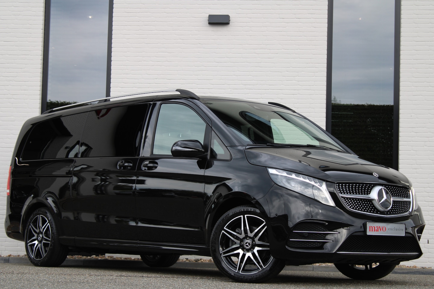Mercedes-Benz V-klasse - 300d / AMG / 4-MATIC / XXL / DC / Luchtvering / Elec Stoelen / Burmester / Vol Opties / NI - AutoWereld.nl