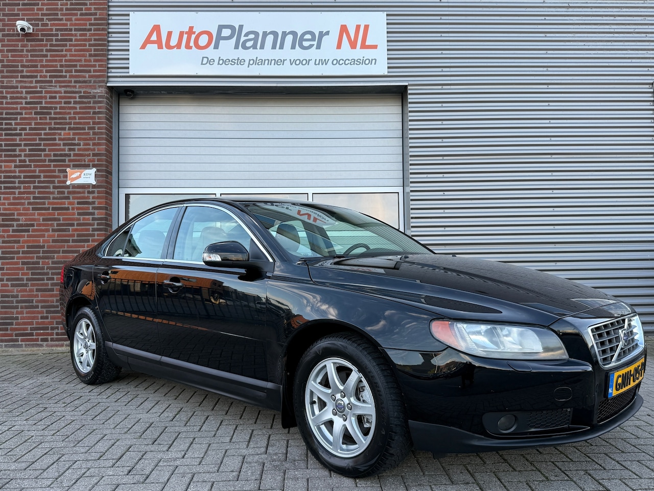 Volvo S80 - 2.5 T Summum! Automaat! Clima! Cruise! Leder! - AutoWereld.nl