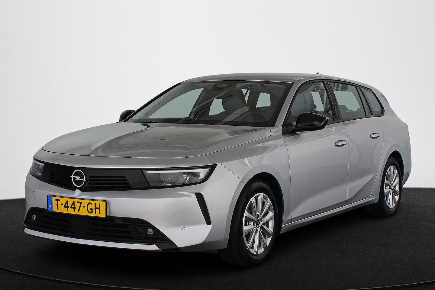 Opel Astra Sports Tourer - 1.2 Edition / Apple CarPlay / Achteruitrijcamera / Parkeersensoren - AutoWereld.nl
