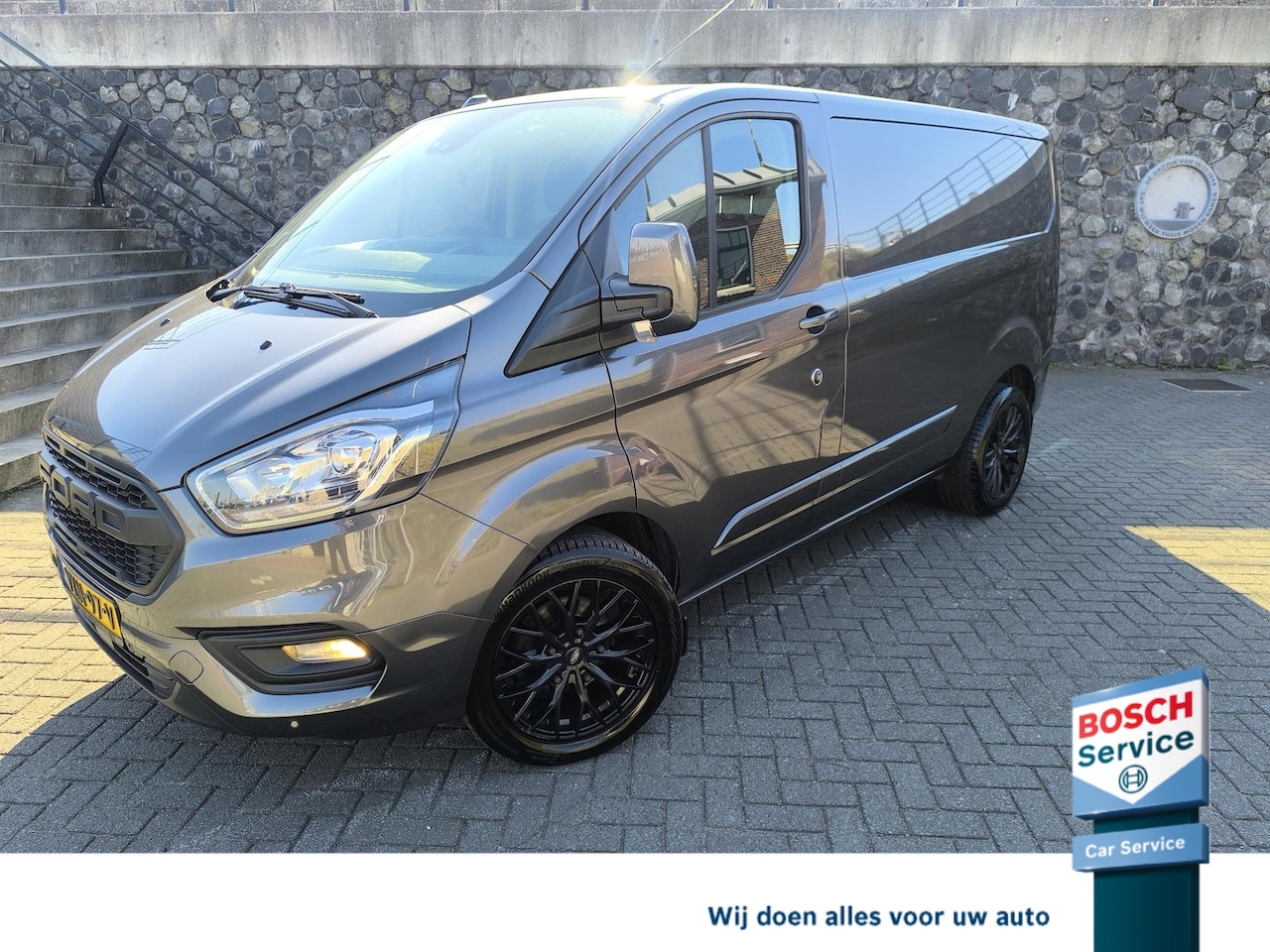 Ford Transit Custom - 320 2.0 TDCI L1H1 Limited 130PK euro6, Stoel verwarming, carplay, trekhaak, LM velgen, air - AutoWereld.nl