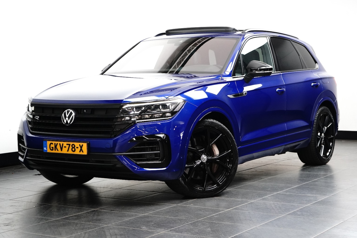 Volkswagen Touareg - 3.0 TSi 462 pk eHybrid 4MOTION R | Wegklapbare Trekhaak | Luchtvering | Dynaudio | HUD | - AutoWereld.nl