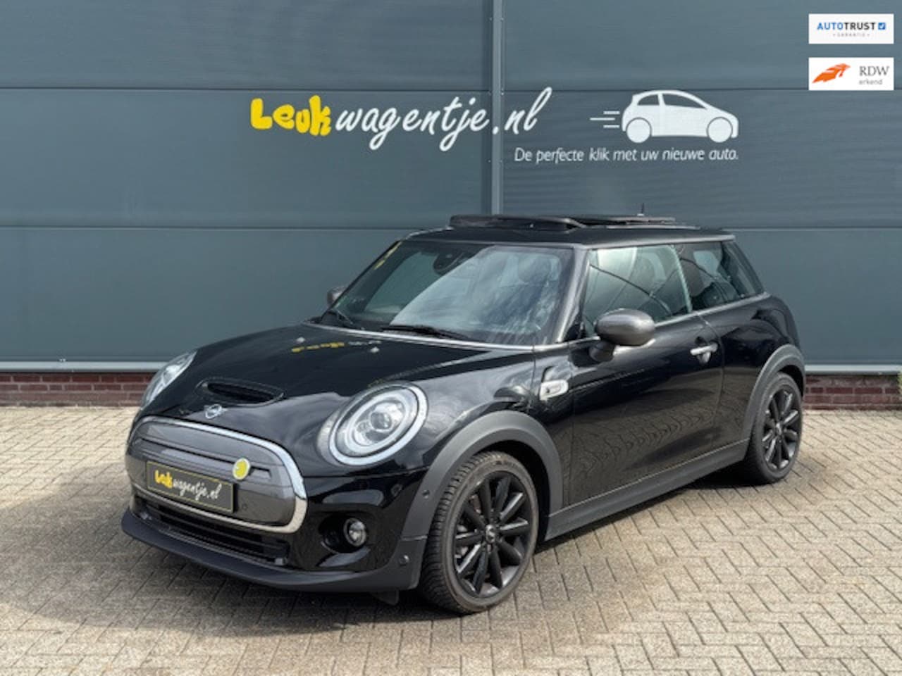 MINI Electric - Yours 33 kWh *panorama *leder *camera *17” - AutoWereld.nl