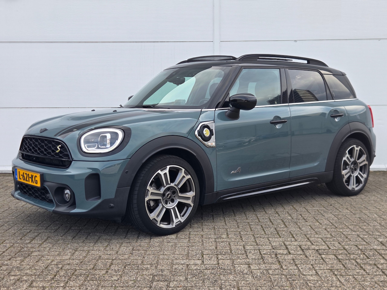 MINI Countryman - 1.5 Cooper S E ALL4 Elektrisch glazen panorama-dak / Cruise control adaptief met Stop&Go / - AutoWereld.nl