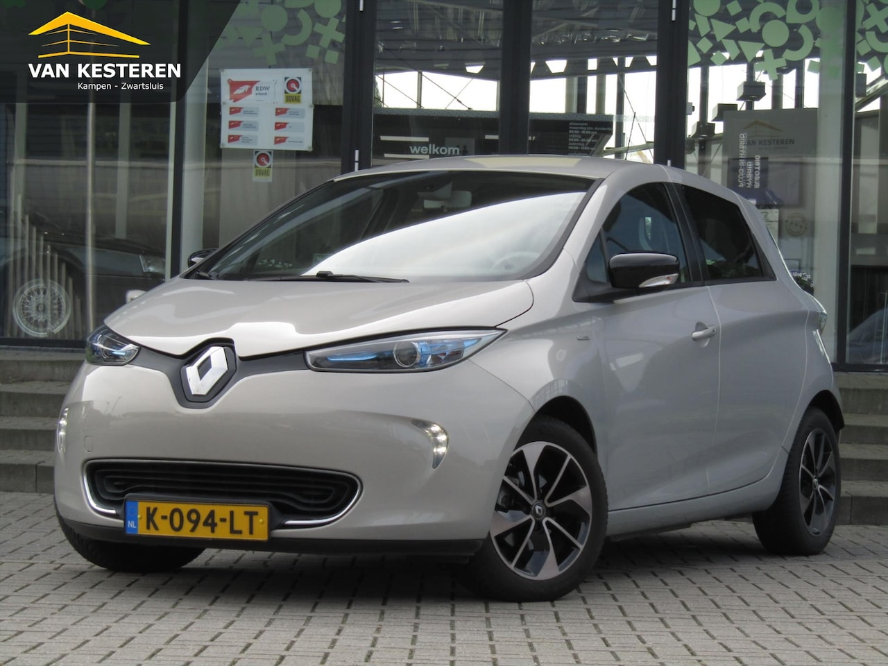 Renault Zoe - R90 92pk Bose inclusief Batterij / Trekhaak / Navigatie / Camera / Stoelverwarming / Compl - AutoWereld.nl