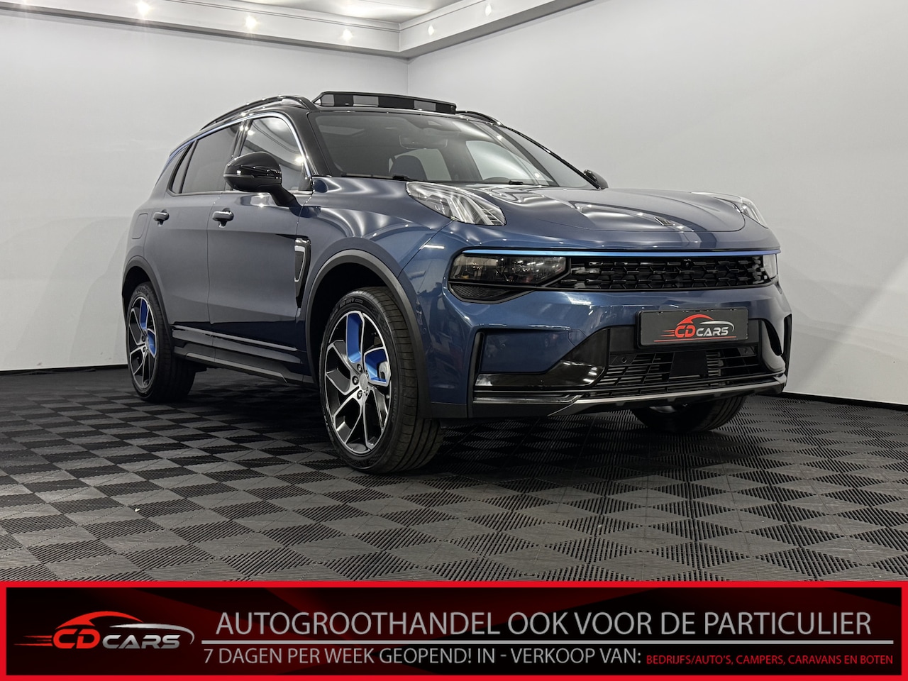 Lynk & Co 01 - 1.5 Pano, 360 Camera, Navi, Keyless start, Stoelverwarming, Elektrische achterklep - AutoWereld.nl