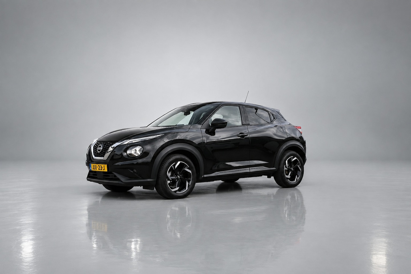 Nissan Juke - 1.0 DiG-T AUT Acenta 11-2023 | AppleCarPlay | F1 | Cam | 17" - AutoWereld.nl
